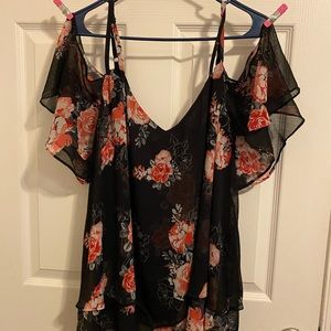 TORRID COLD SHOULDER TOP 🌸